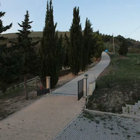 Terra Dei Falchi مزرعة للإقامة Castilenti