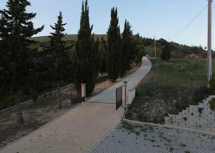 Terra Dei Falchi Фермерский дом Castilenti