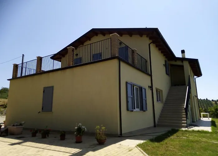 Terra Dei Falchi Фермерский дом Castilenti